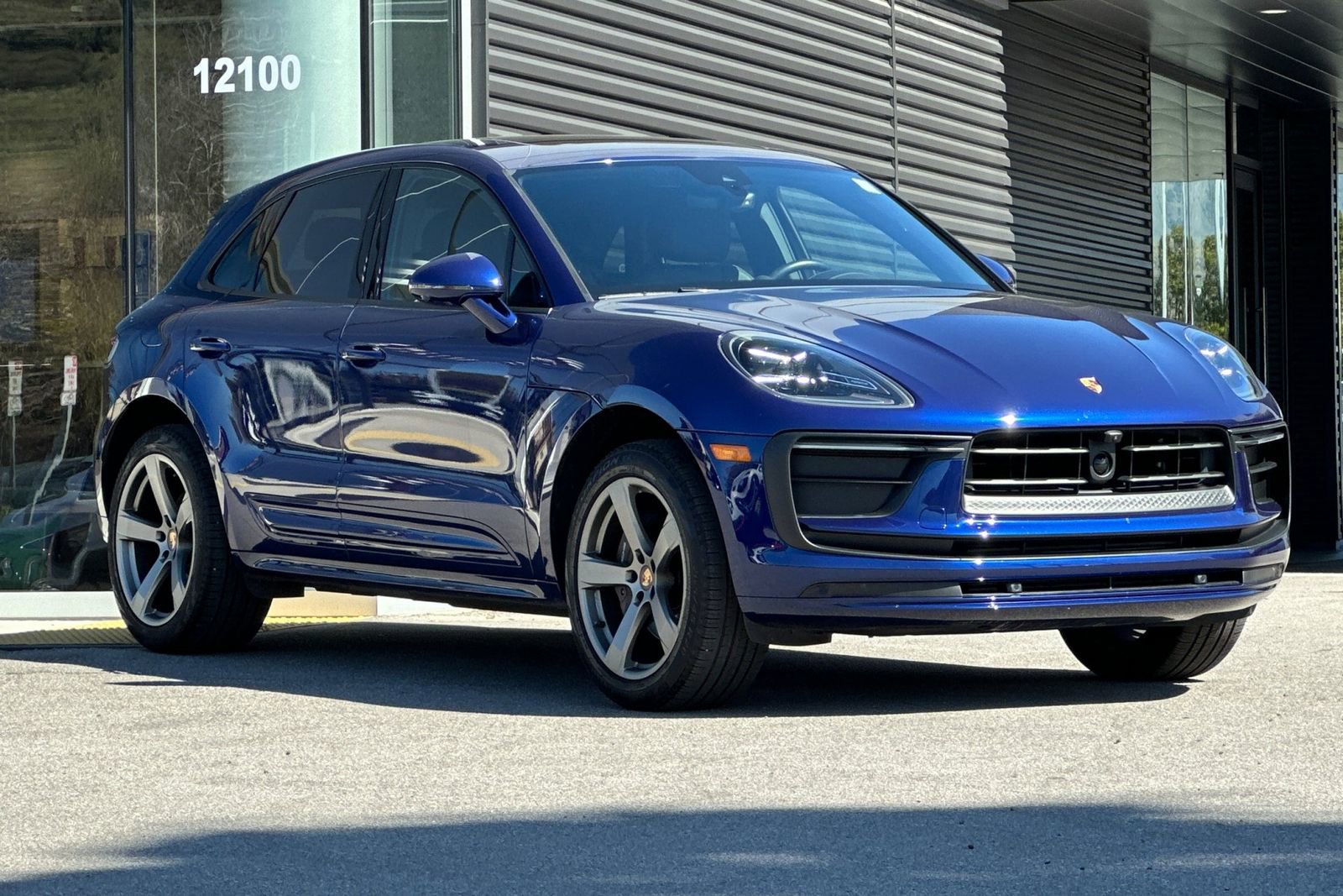 Used 2024 Porsche Macan image 10