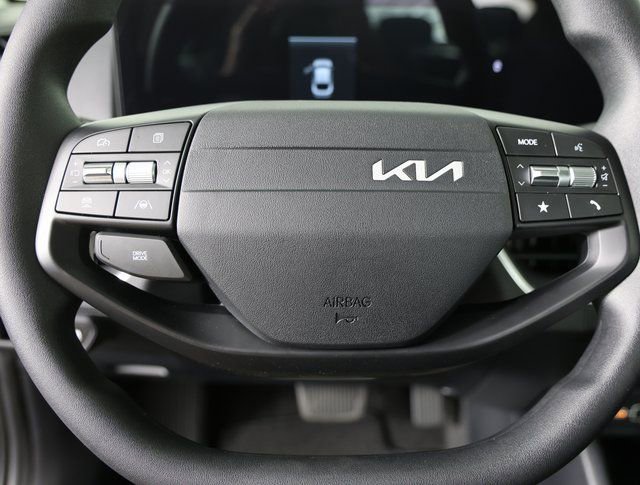 Certified 2025 Kia K4 LXS image 12