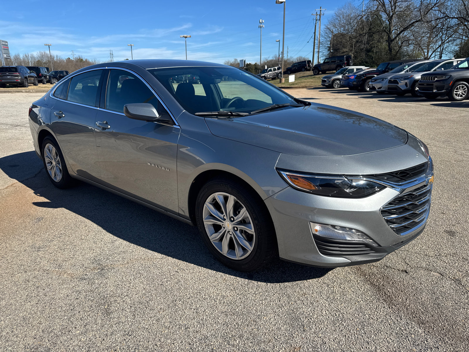Used 2025 Chevrolet Malibu LT image 3