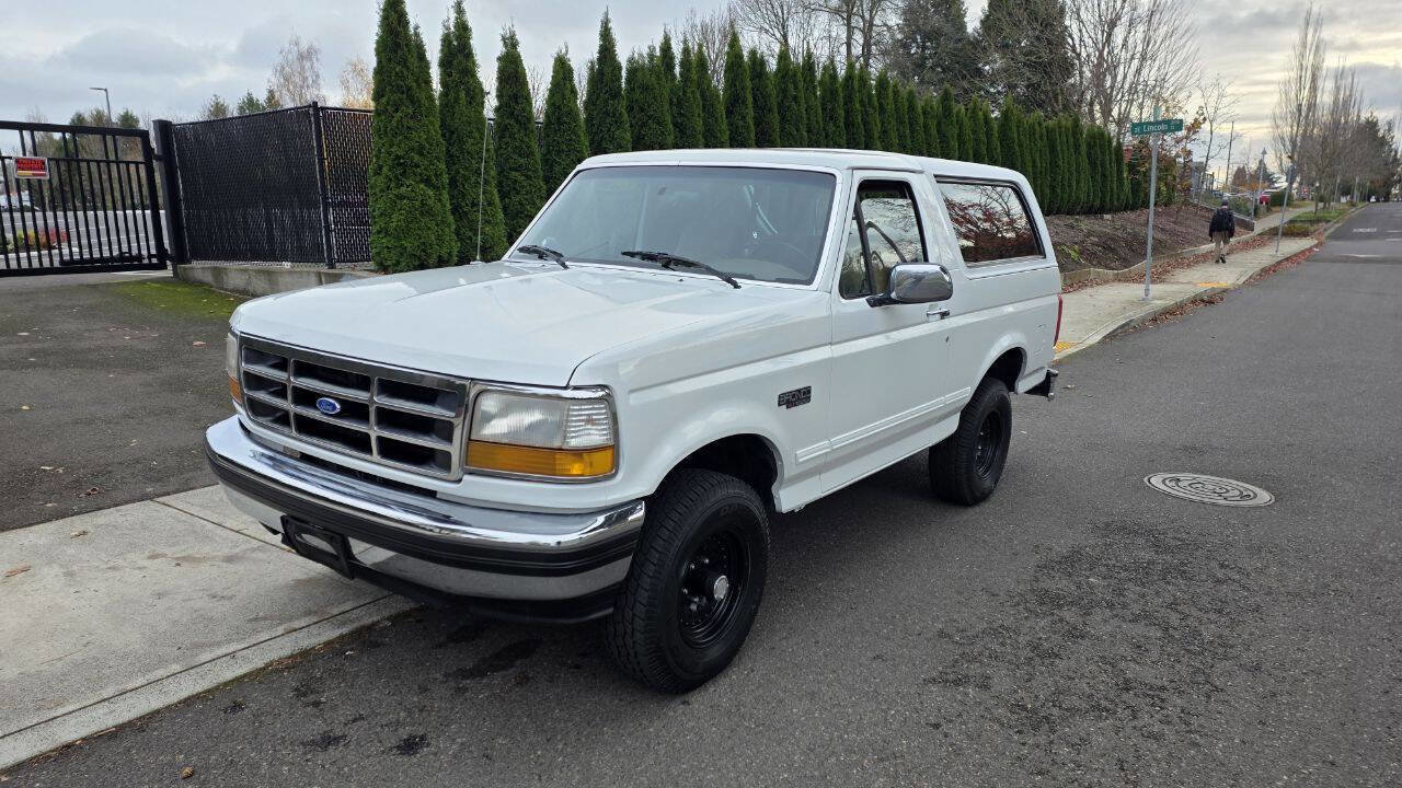 Used 1993 Ford Bronco XLT image 1
