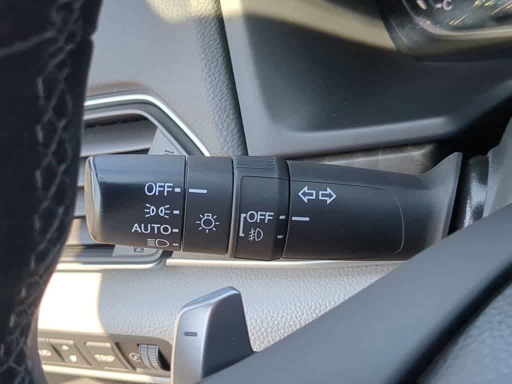 Used 2018 Honda Accord Touring image 25