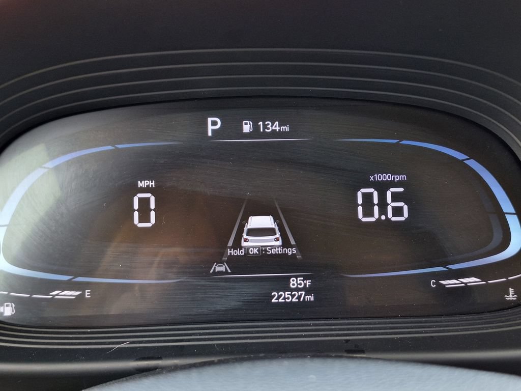 Certified 2024 Hyundai Venue SEL FWD image 17