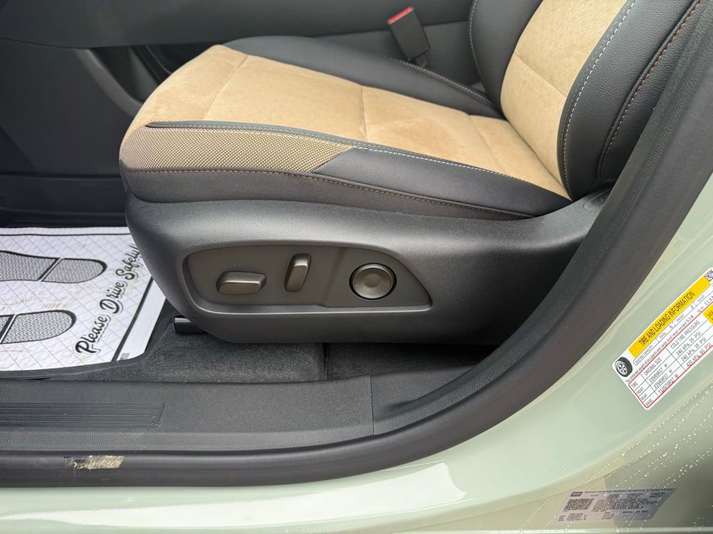 New 2026 Chevrolet Equinox ACTIV w/ Safety and Technology Package image 30