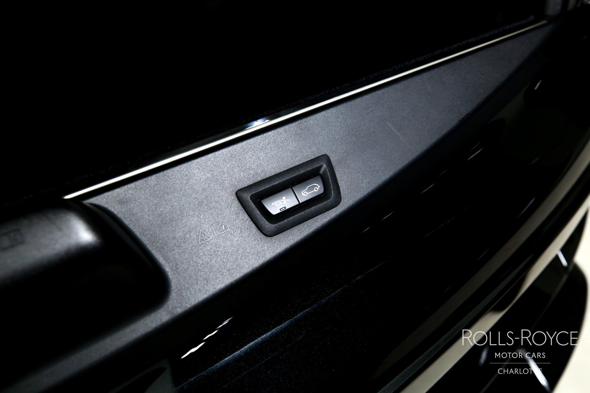 Used 2022 Rolls-Royce Cullinan image 24