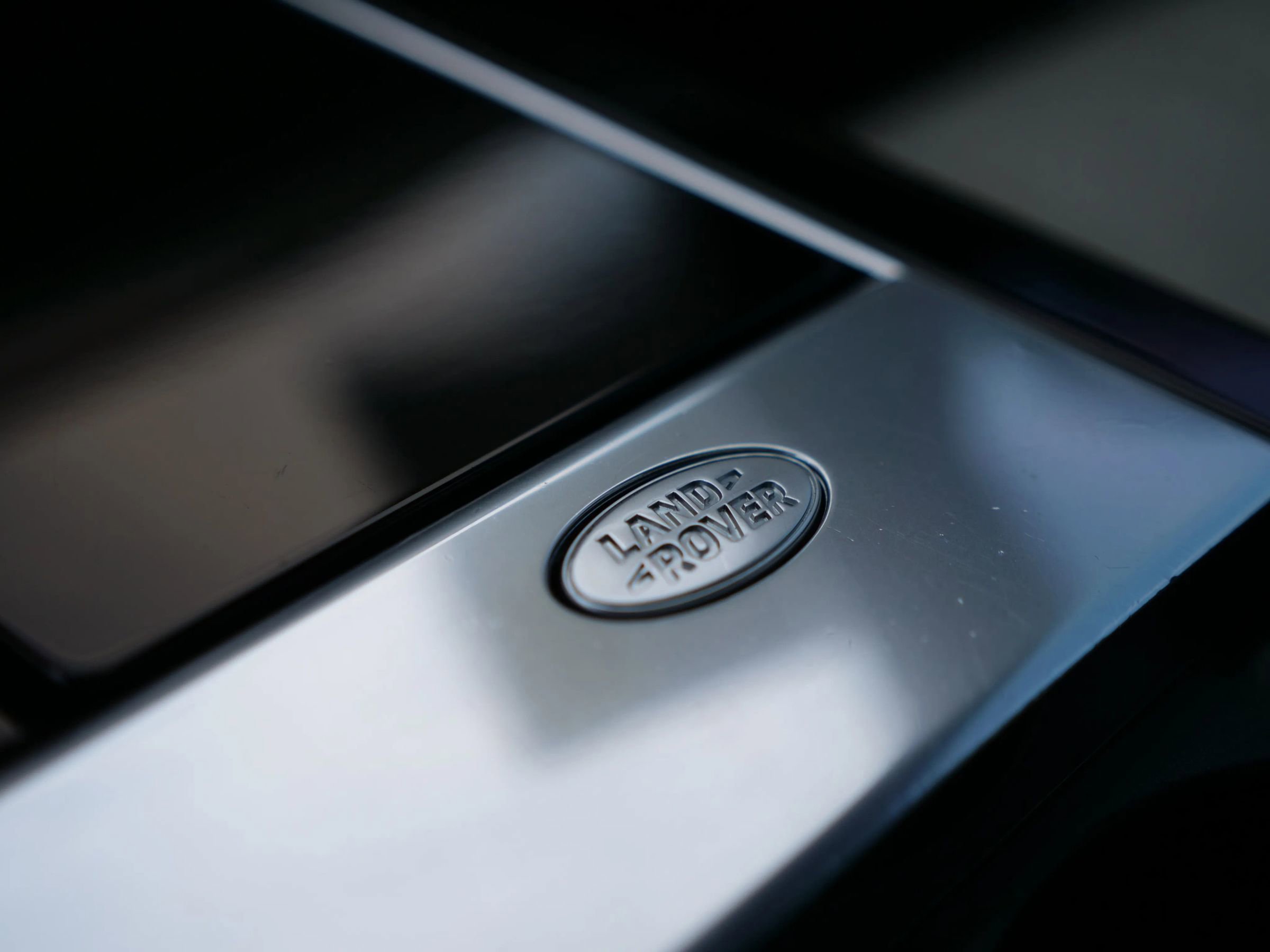 Used 2018 Land Rover Range Rover Velar R-Dynamic HSE image 35