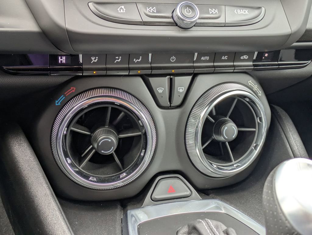 Certified 2018 Chevrolet Camaro SS image 32