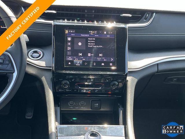 Used 2024 Jeep Grand Cherokee L Altitude AWD/4WD image 16