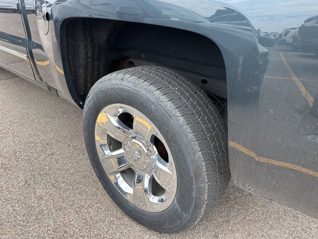Used 2018 Chevrolet Silverado 1500 LTZ w/ Sport Package AWD/4WD image 12