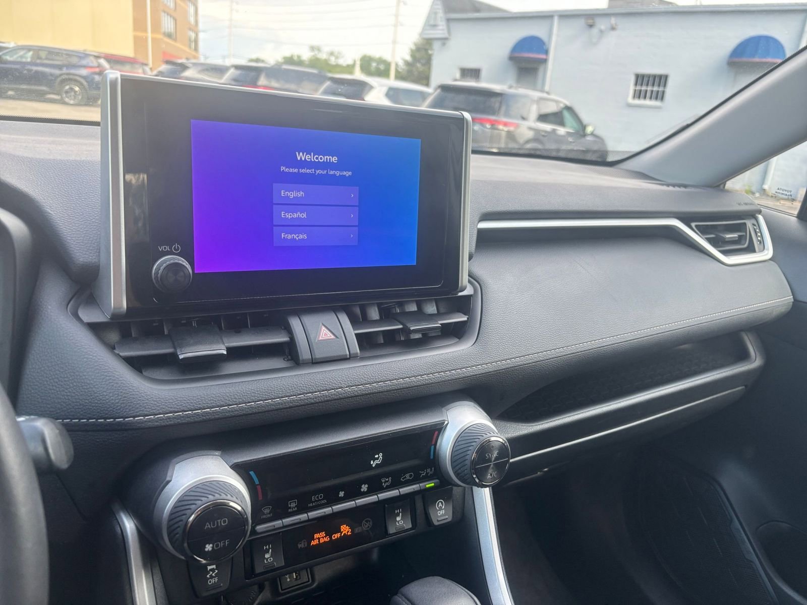 Used 2025 Toyota RAV4 XLE w/ Weather Package FWD image 33