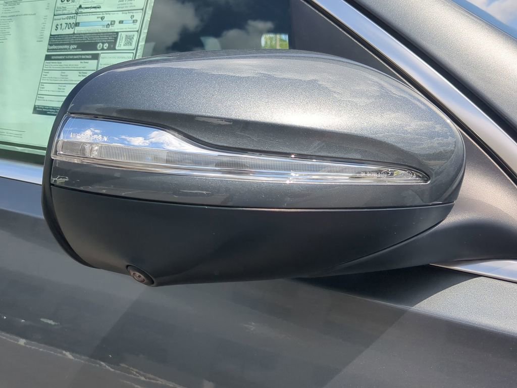 Used 2025 Mercedes-Benz GLE 450e 4MATIC image 25