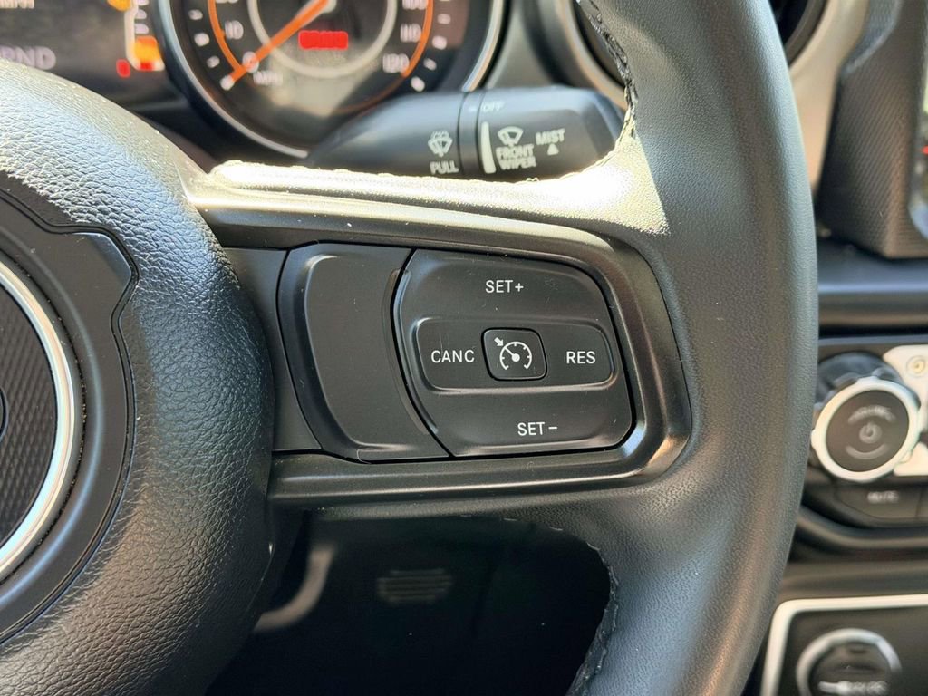 Used 2023 Jeep Gladiator Willys image 10