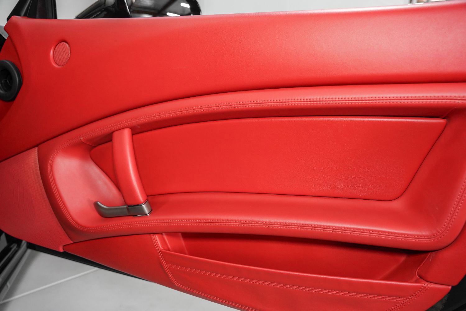 Used 2010 Ferrari California RWD image 39