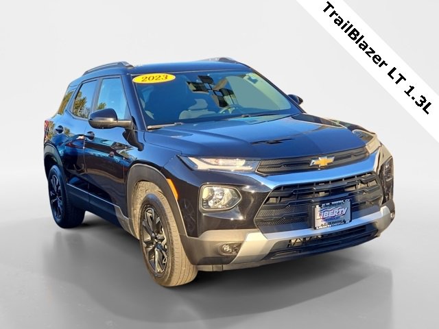 Used 2023 Chevrolet TrailBlazer LT w/ Convenience Package image 2