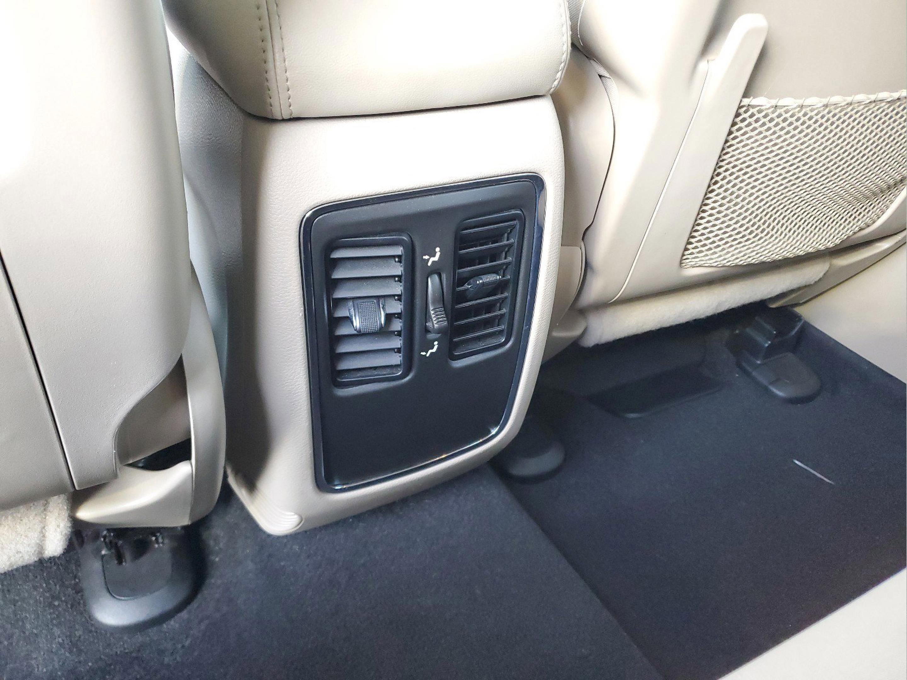 Certified 2022 Jeep Grand Cherokee Laredo E image 16