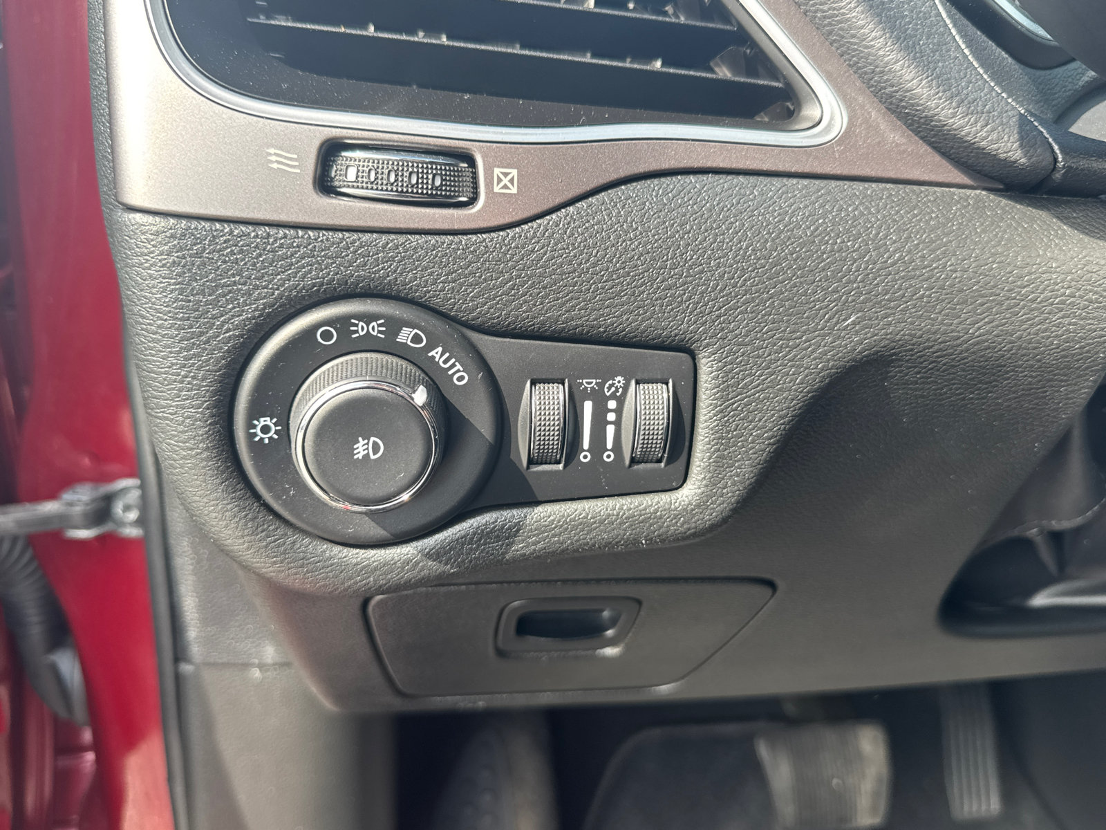 Used 2021 Jeep Cherokee Latitude Lux AWD/4WD image 15