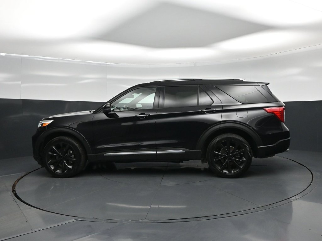 Certified 2022 Ford Explorer Platinum w/ Equipment Group 601A AWD/4WD image 30