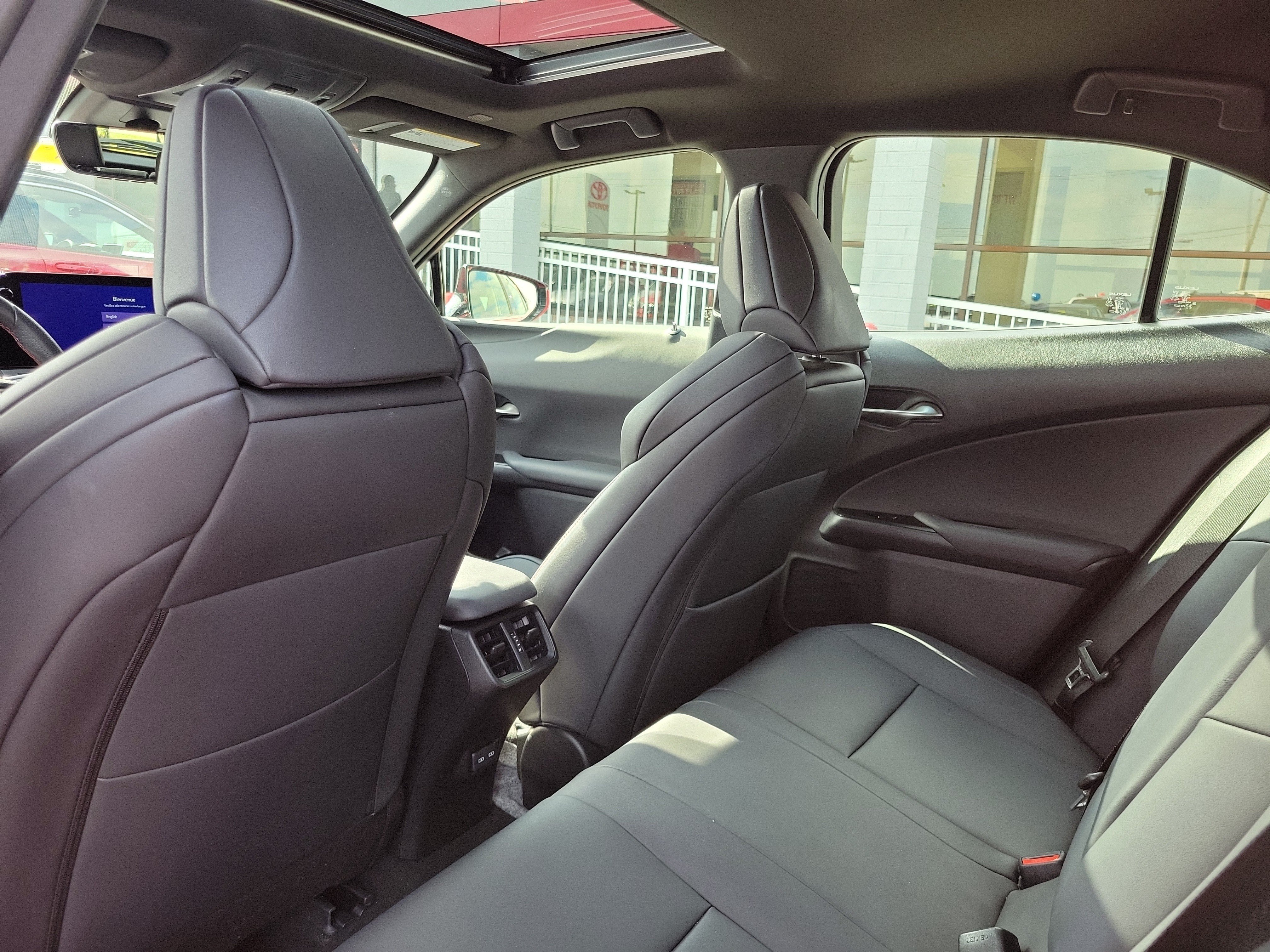 Used 2023 Lexus UX 250h F Sport AWD/4WD image 14