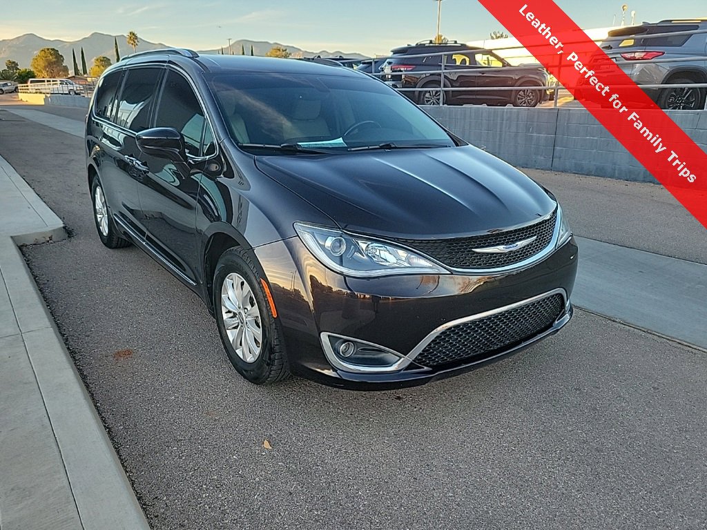 Used 2019 Chrysler Pacifica Touring-L image 9