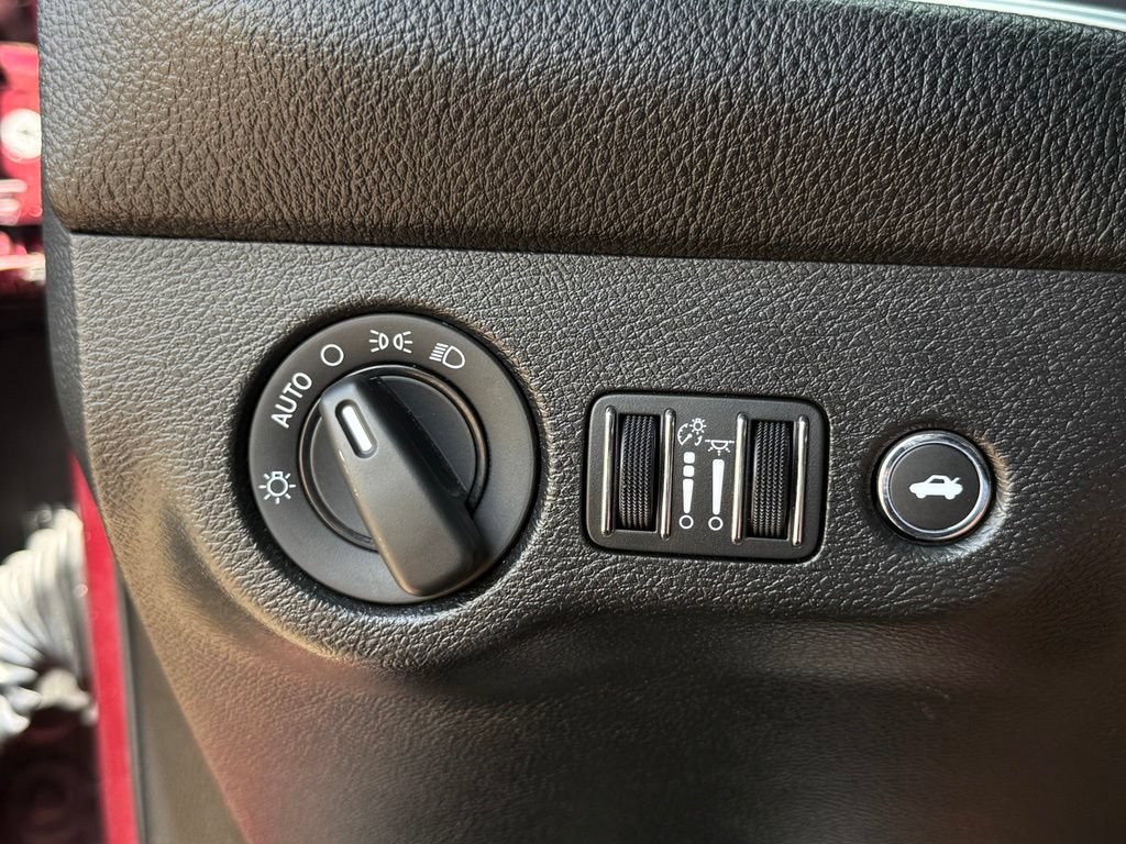 Used 2021 Dodge Challenger SXT RWD image 21