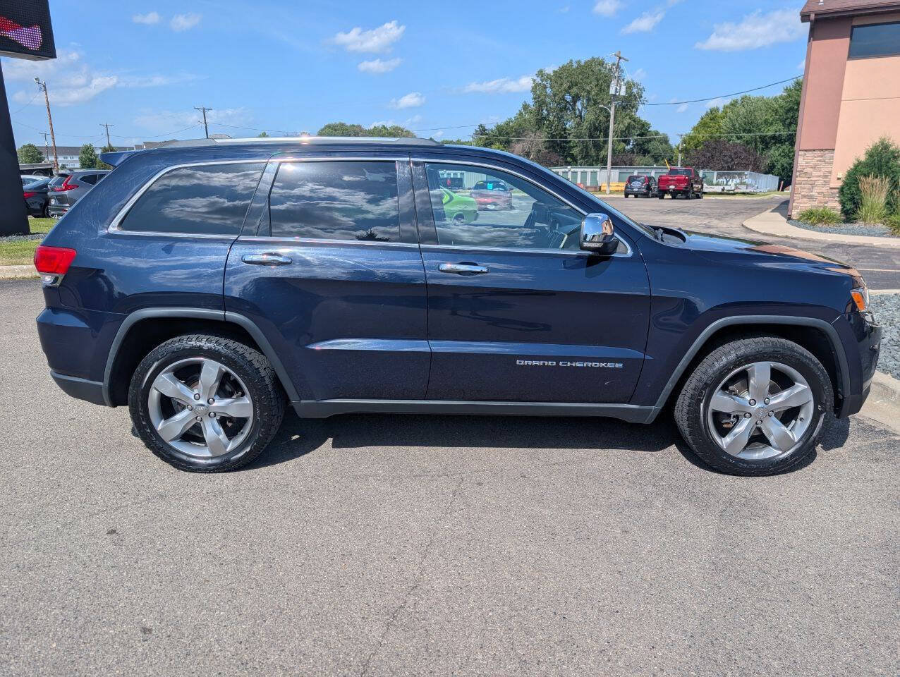 Used 2014 Jeep Grand Cherokee Limited w/ Trailer Tow Group IV AWD/4WD image 10