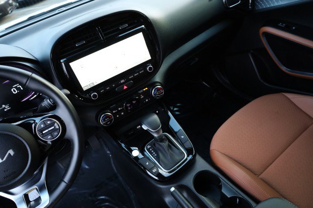 Used 2025 Kia Soul EX image 29