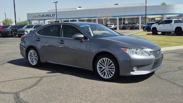 Used 2015 Lexus ES 350 w/ Luxury Package FWD image 2