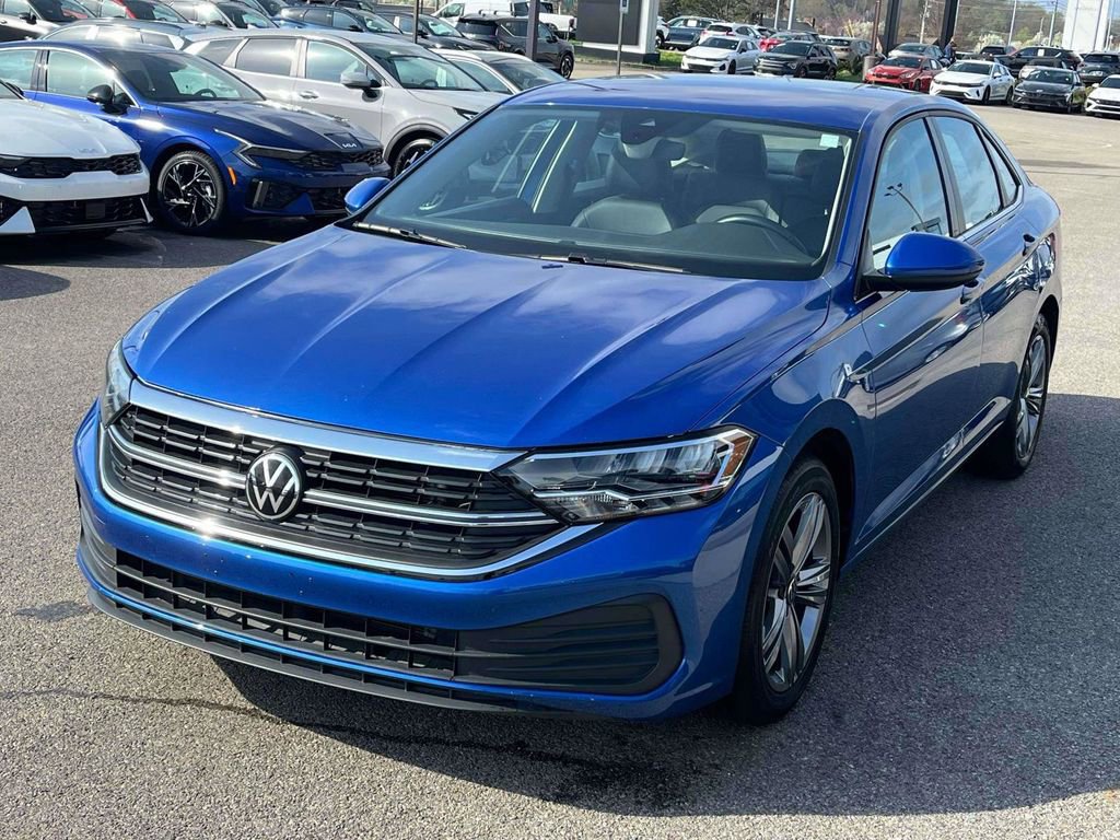 Used 2024 Volkswagen Jetta SE image 30