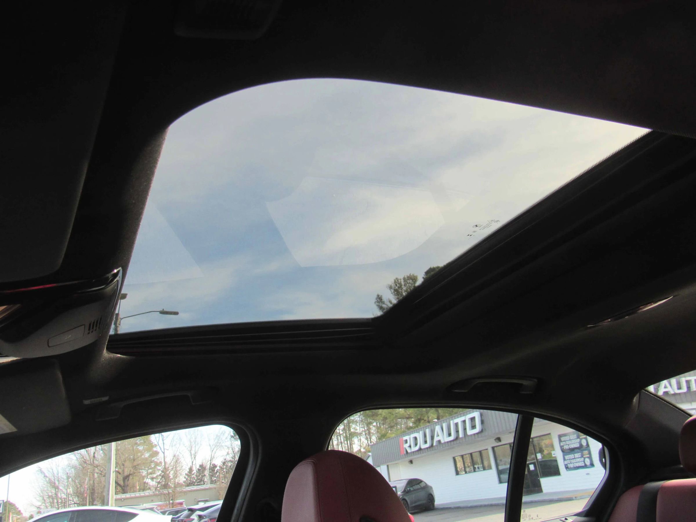 Used 2024 BMW M340i xDrive w/ Driving Assistance Package image 6