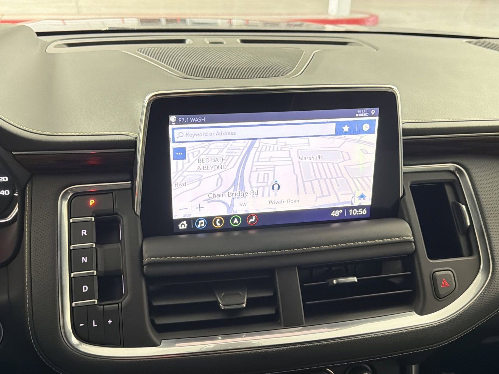 Used 2021 Chevrolet Suburban Premier image 20