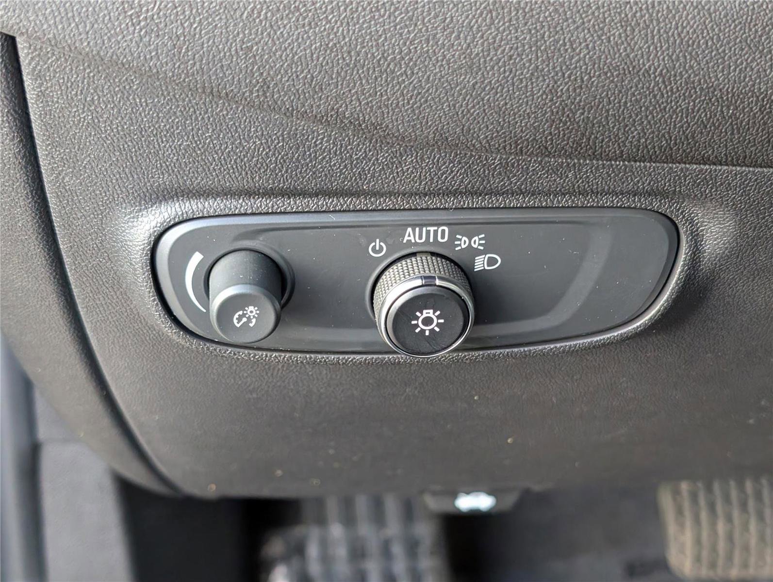 Used 2024 Chevrolet Equinox LT image 19