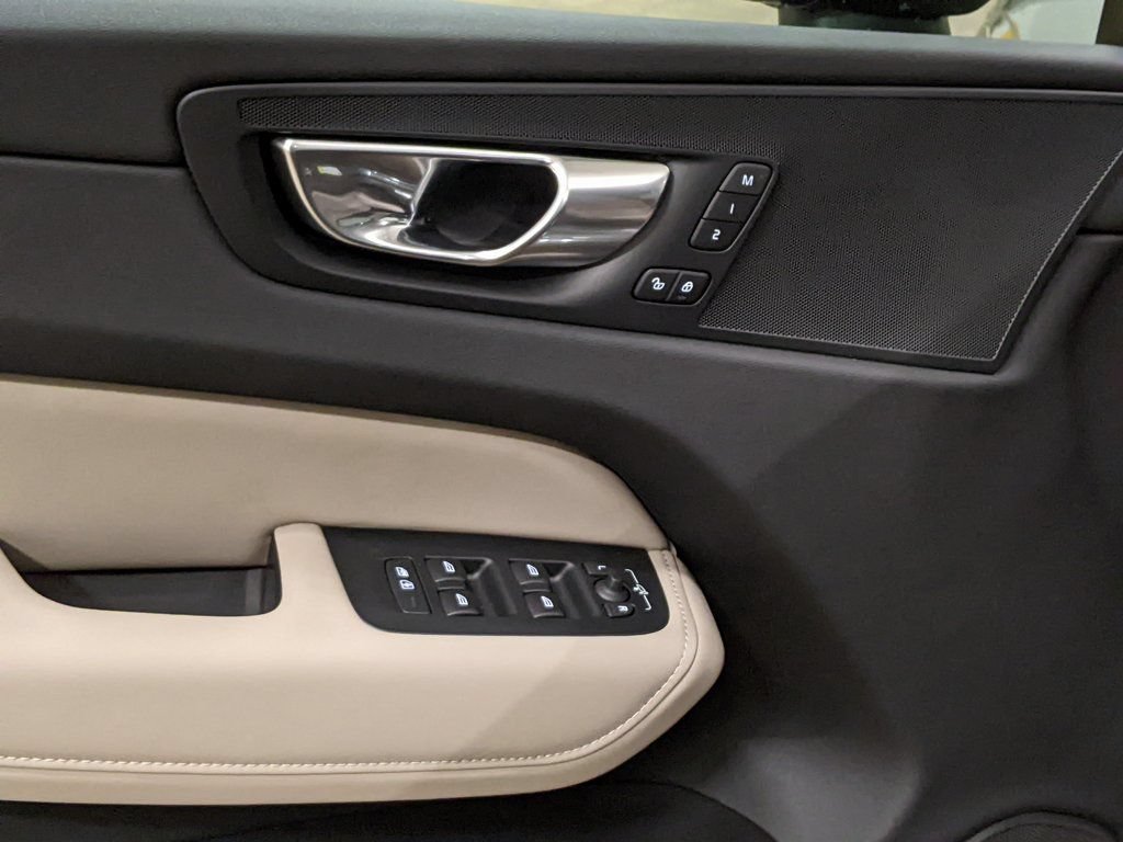 New 2026 Volvo XC60 T8 Core w/ Climate Package AWD/4WD image 10