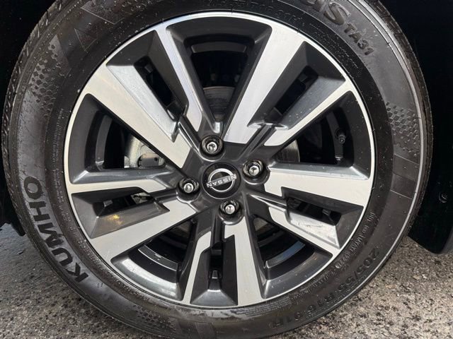 Used 2025 Nissan Versa SV w/ Trunk Package image 9