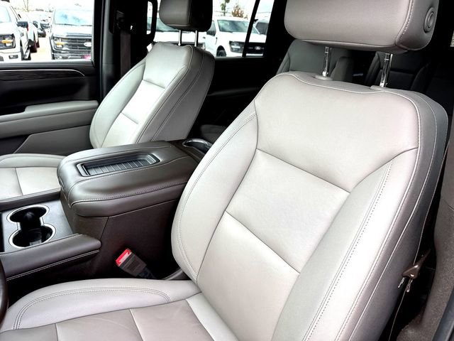 Used 2022 Chevrolet Suburban Z71 w/ Luxury Package image 10