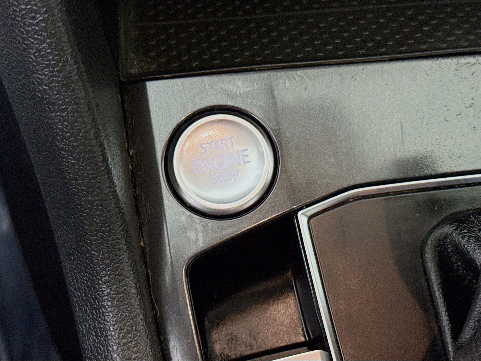 Used 2020 Volkswagen Tiguan SE image 21