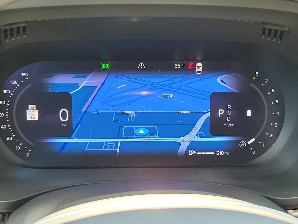 Certified 2024 Volvo XC60 B5 Plus AWD/4WD image 27