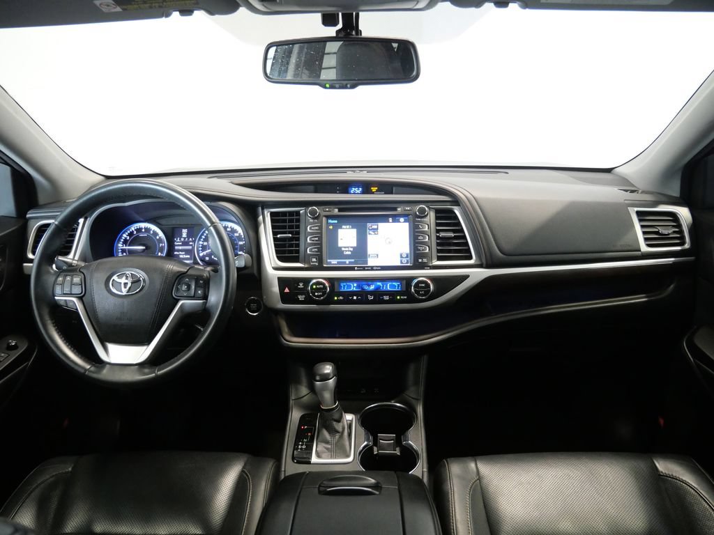 Used 2016 Toyota Highlander Limited AWD/4WD image 17