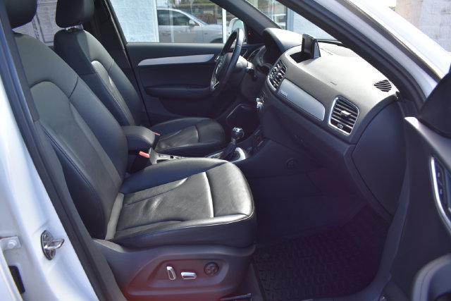 Used 2018 Audi Q3 2.0T Premium Plus w/ Premium Plus Package AWD/4WD image 46