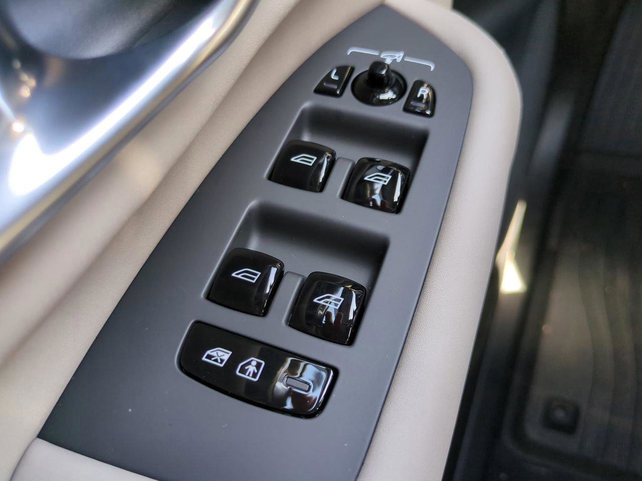 New 2026 Volvo XC90 B6 Plus image 13