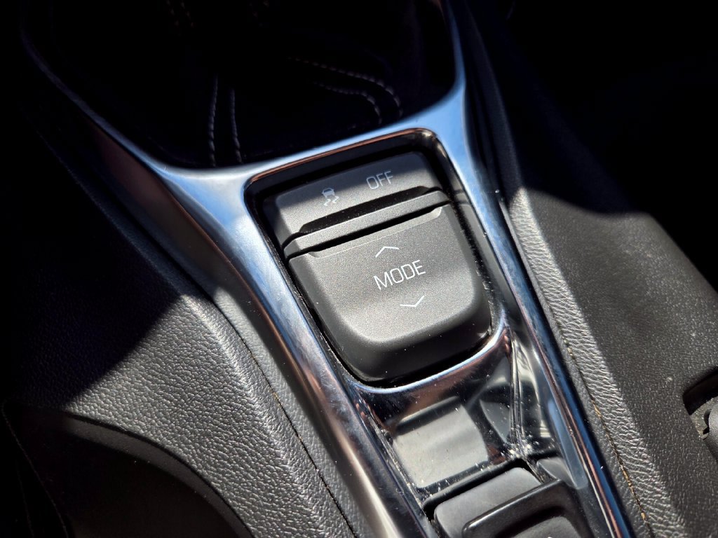 Used 2020 Chevrolet Camaro SS RWD image 28