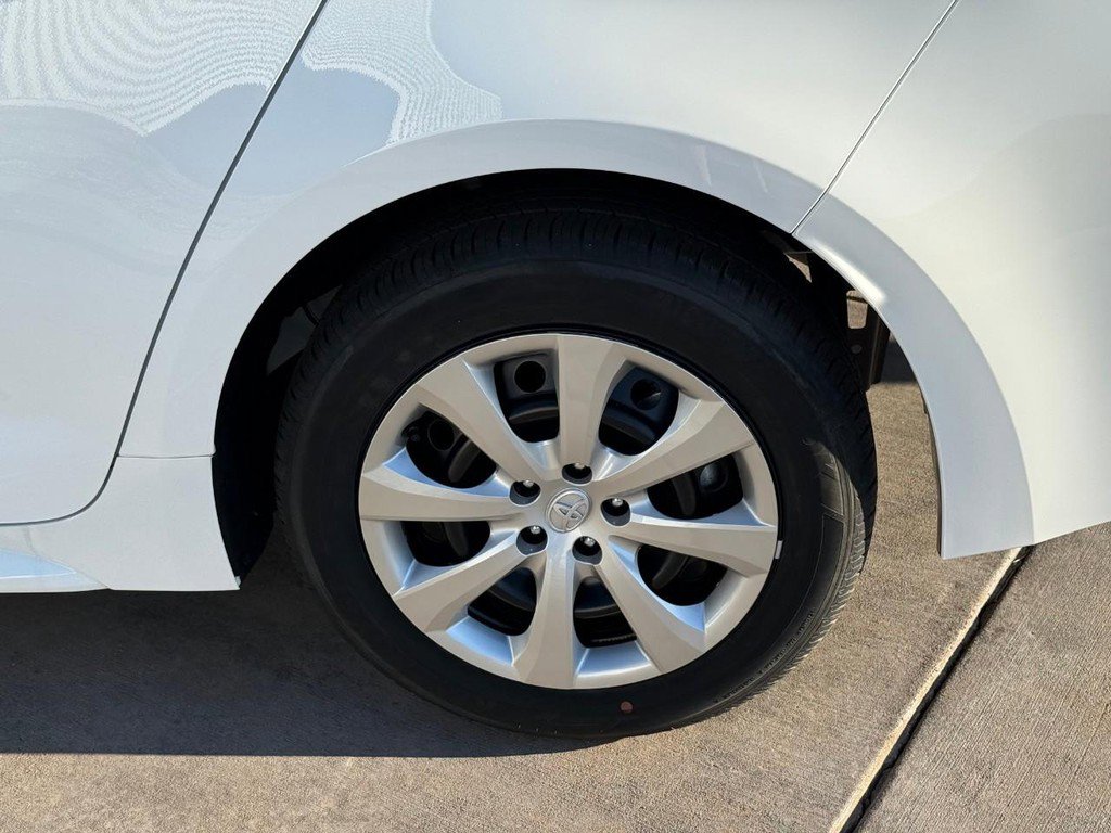 Certified 2025 Toyota Corolla LE image 7
