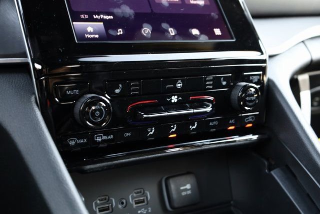 New 2025 Jeep Grand Cherokee Laredo image 18