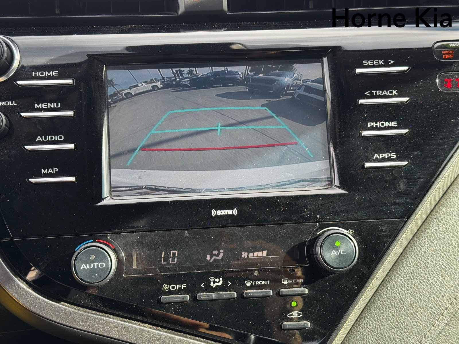 Used 2020 Toyota Camry SE image 22