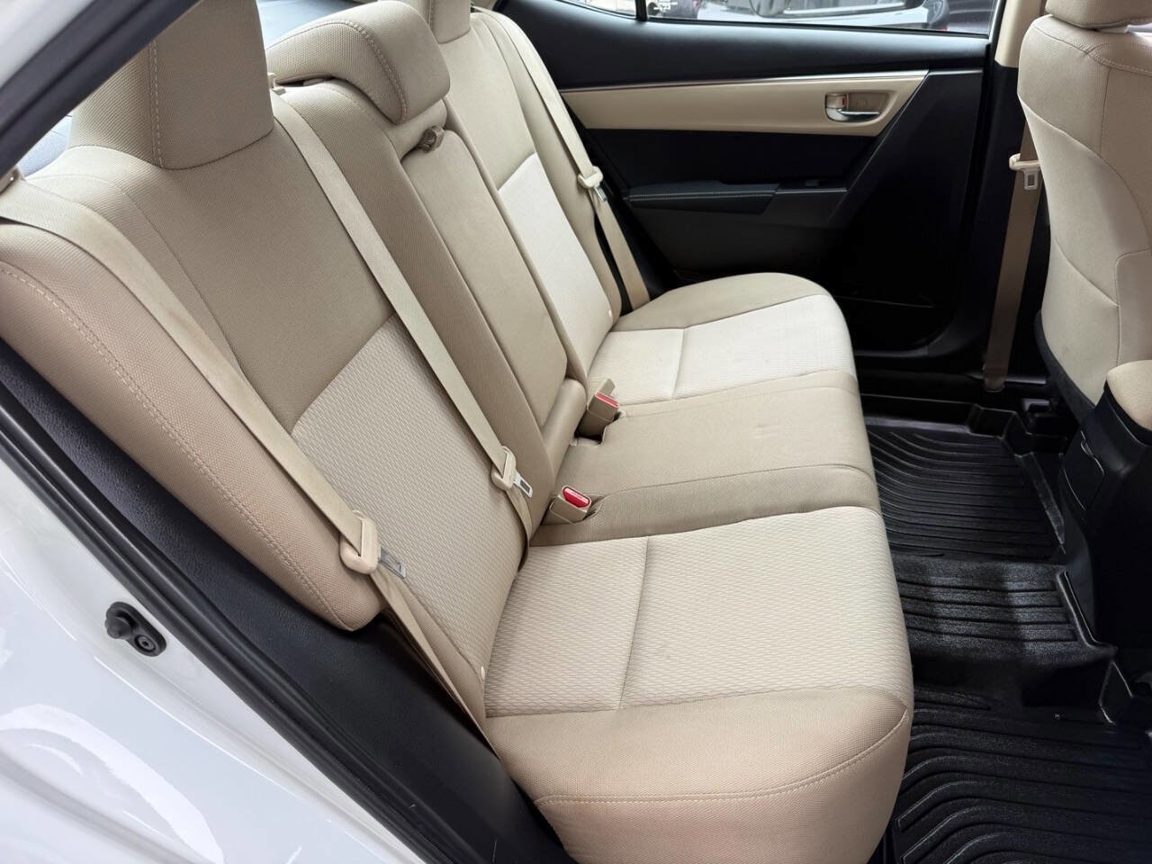Used 2016 Toyota Corolla LE FWD image 14