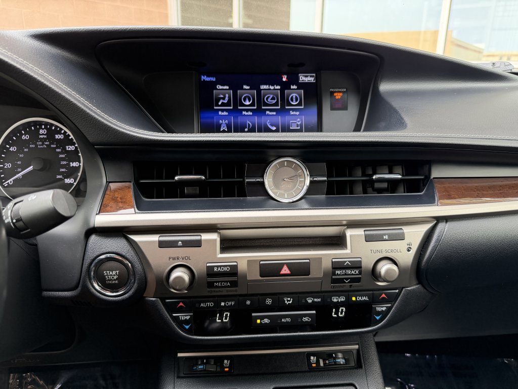 Used 2015 Lexus ES 350 w/ Premium Package FWD image 19