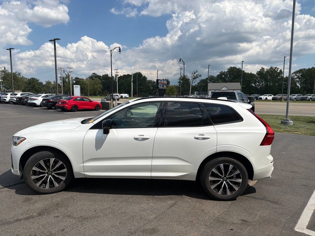 Used 2024 Volvo XC60 B5 Core w/ Protection Package Premier AWD/4WD image 5