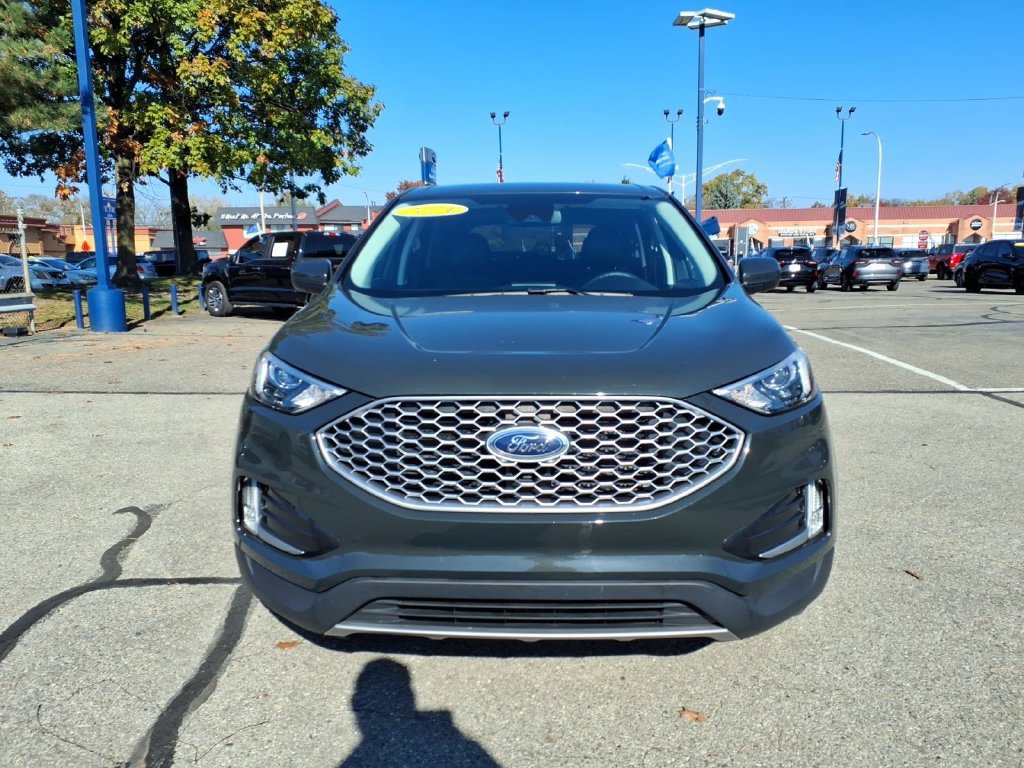Certified 2024 Ford Edge SEL w/ Convenience Package AWD/4WD image 3