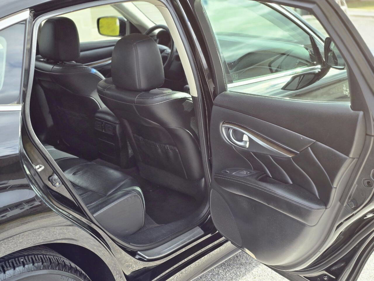 Used 2013 INFINITI M37 x w/ Premium Pkg image 18