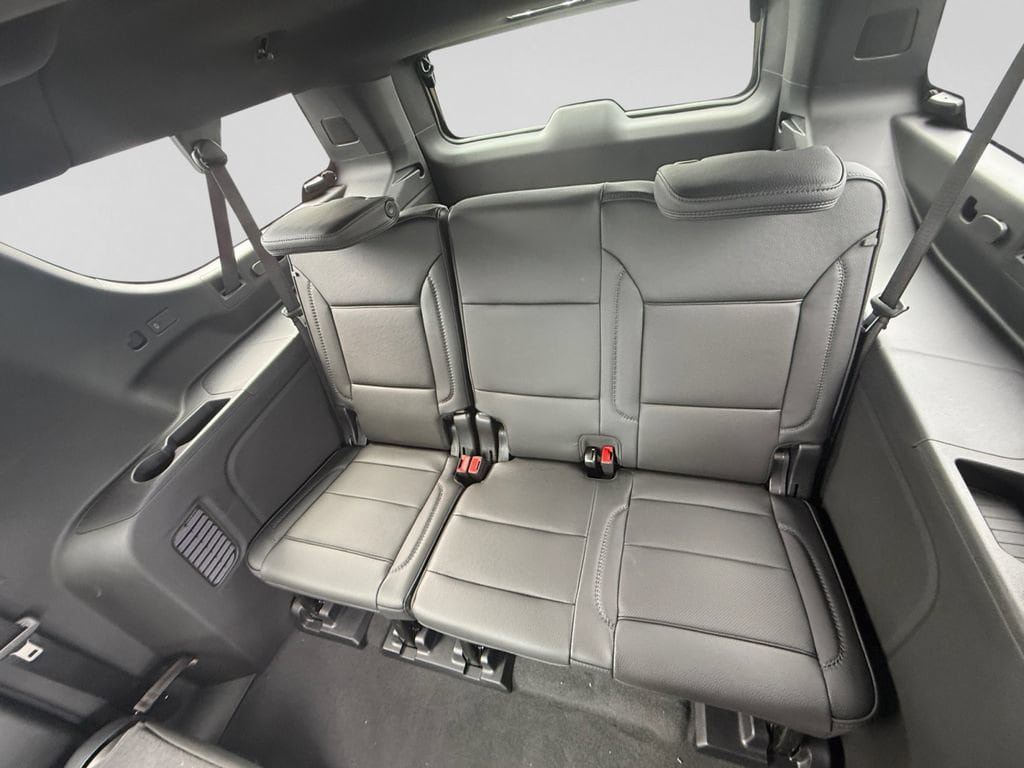 New 2026 GMC Yukon XL Denali w/ Denali Reserve Package AWD/4WD image 17
