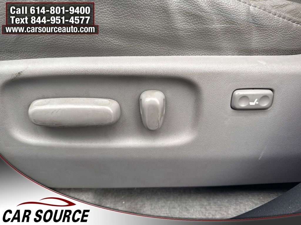 Used 2010 Toyota RAV4 Limited image 16