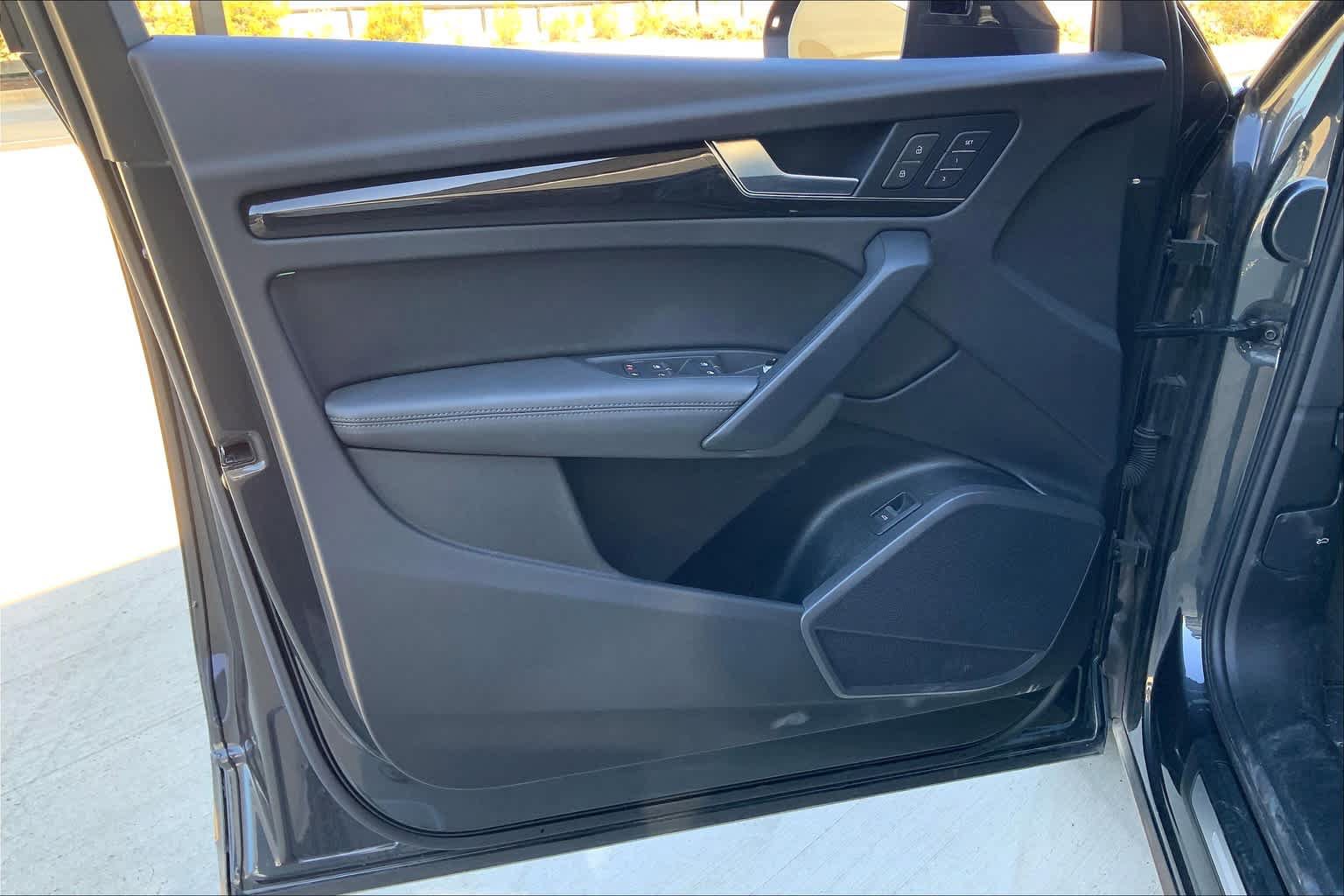 Used 2019 Audi Q5 2.0T Premium Plus w/ Premium Plus Package AWD/4WD image 19